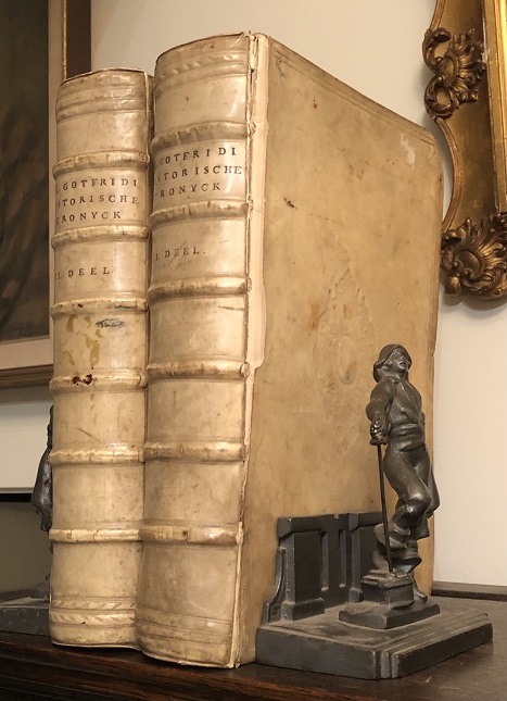 Image for Joh. Lud. Gotfridi. Historische Chronyck, Vervattende De Gedenkwaardighste Geschiedenissen voorgevallen van 't begin des Werelts tot op 't Jaar 1660. En dat Na de verdeelingh der vier Monarchien, en by-gevoeghde Jaar-Reekeningh in goede schikkingh gebracht, en in twe Deelen verdeelt. Uyt 't Hooghduyts in 't Neerlandts vertaalt, en van 't Jaar onses Heeren Christi 1618, tot op het Jaar 1660 vervolght. Met veele gedenkwaardige geschiedenissen in 't Kooper gesneeden, en verciert door Jacob van Meurs.